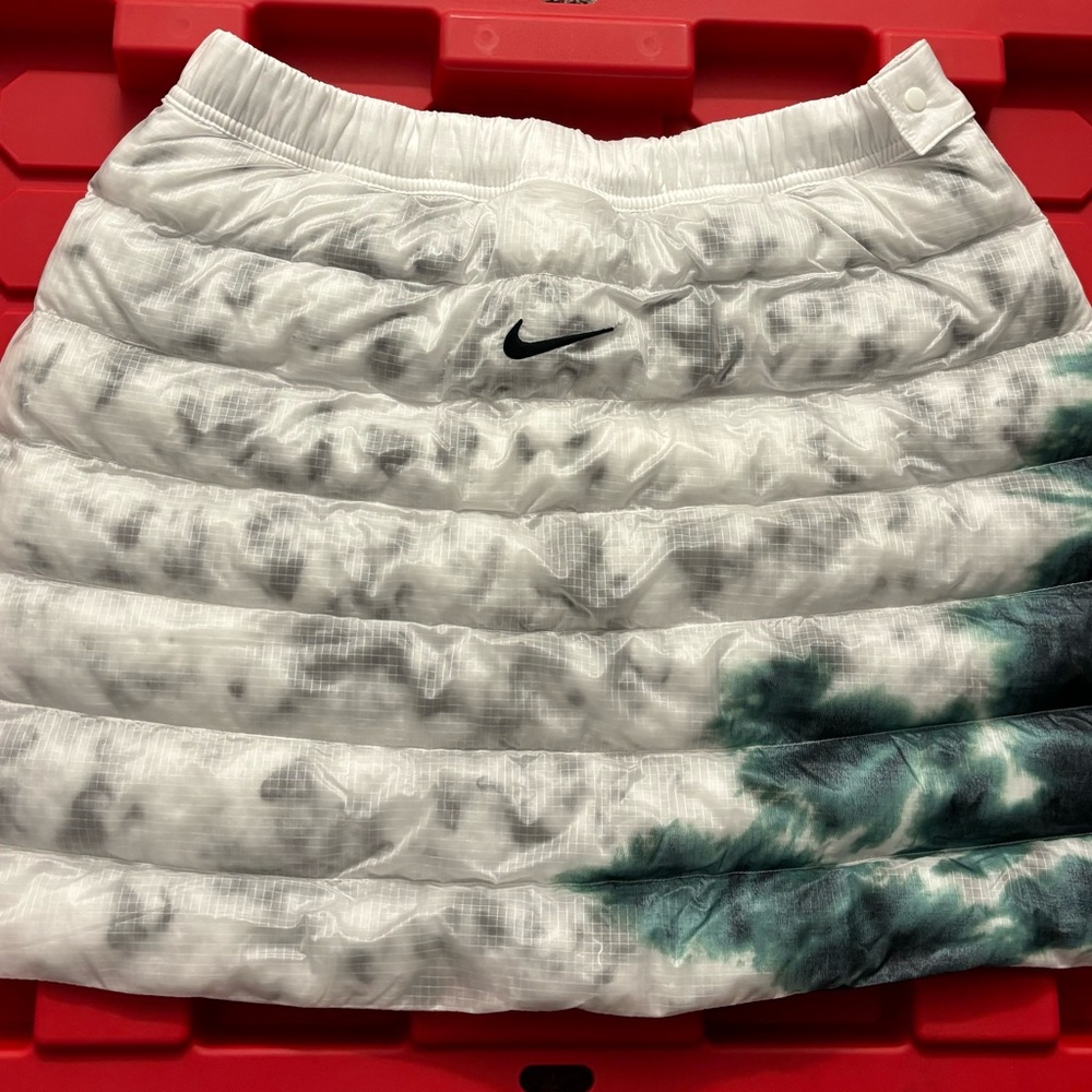 Nike X Stüssy Women’s White/Green Insulated Skirt Size Large